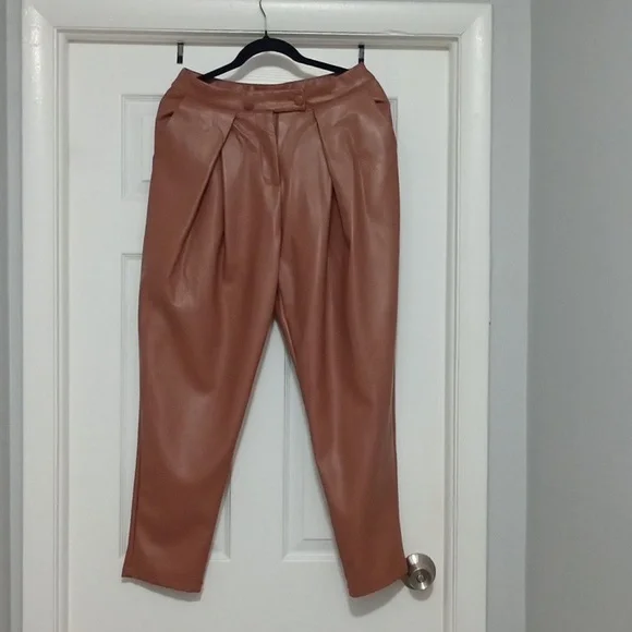 Spring Color Forever 21 Beige Faux Leather Trousers, With Zippper & Pockets New - Picture 6 of 12